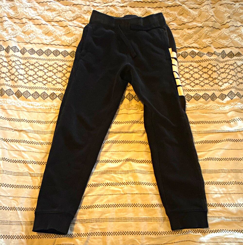 Nike Boys S Black Jogger Sweatpants Standard Fit Drawstring Elastic Waistf - Picture 1 of 7